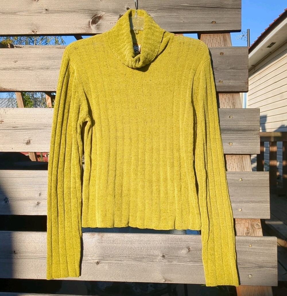 Chartreuse long sleeve knit turtleneck Y2K pullover Heirloom Collectables